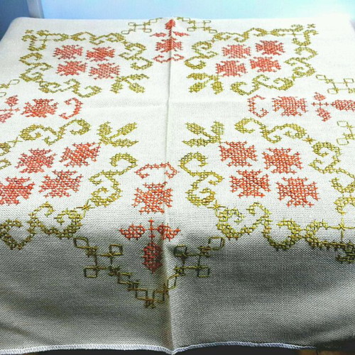 Vintage embroidery handmade tablecloth like new