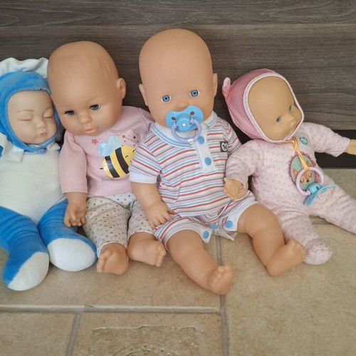 Nenuco soft dolls set of 4 like new