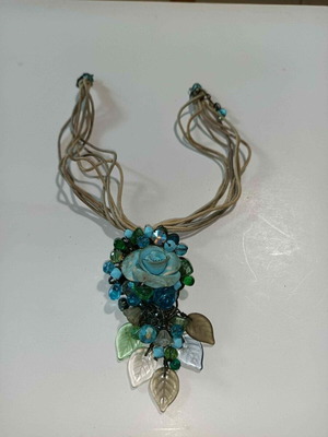 Apefthon necklace like new with blue flower motif and multicolor beads