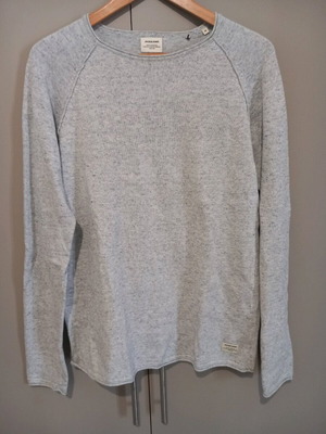 Jack & Jones knitted men's sweater light gray size M with neckline like new