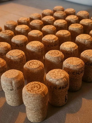 Champagne corks like new, pack of 48 pieces