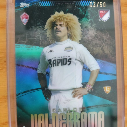 Topps Total Football Carlos Valderrama Legend card like new, limited 50