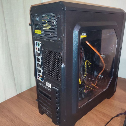 Fazn case with 550W power supply and 320GB hard drive like new