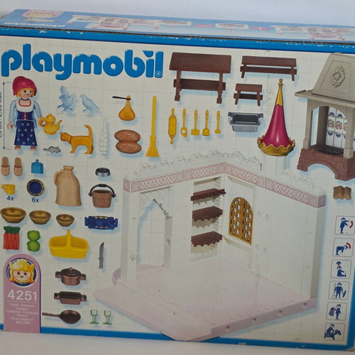 Playmobil Castle Kitchen 4251 sealed, minor box wear