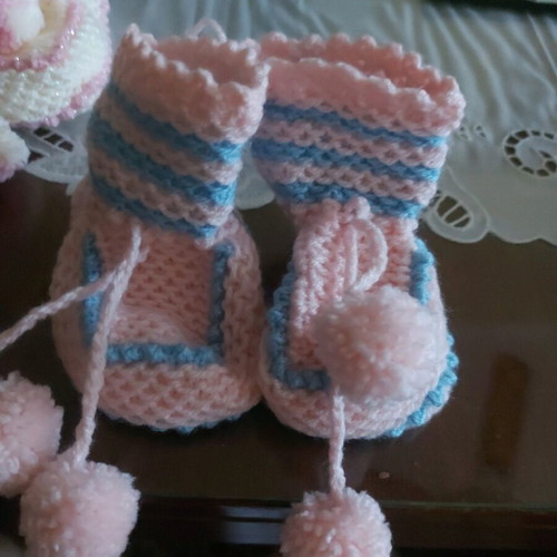 Baby booties new, pack of 4 pairs, handmade