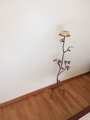 Επιδαπέδιο κηροπήγιο μεταχειρισμένο, μεταλλικό με σχέδιο κλαριού δέντρου