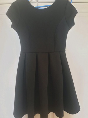 Cocktail dress used, size small-medium, black, backless