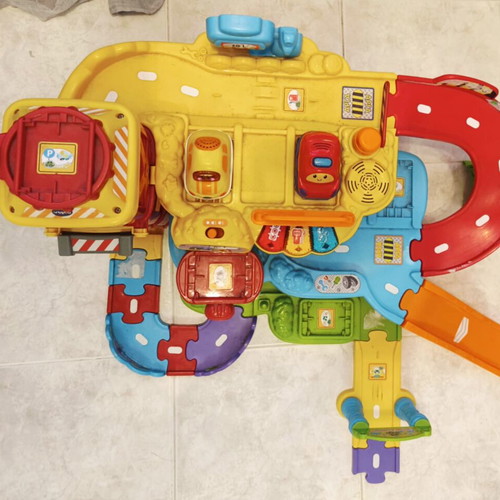 Vtech Toot Toot Super Garage Vehicle like new with music