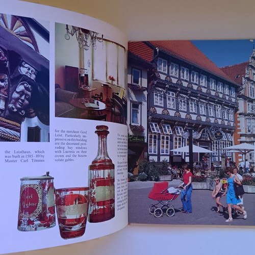 Enchanting Hameln travel guide like new, English