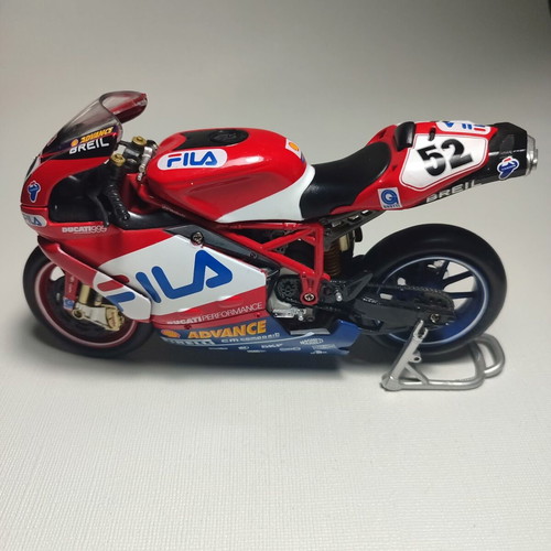 NewRay Ducati 999R James Toseland 2004 static model used