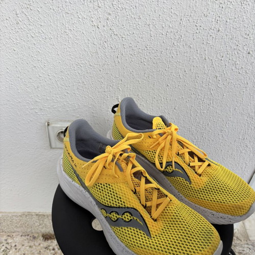 Saucony Kinvara 14 running shoes like new, men's size 44, gray and yellow