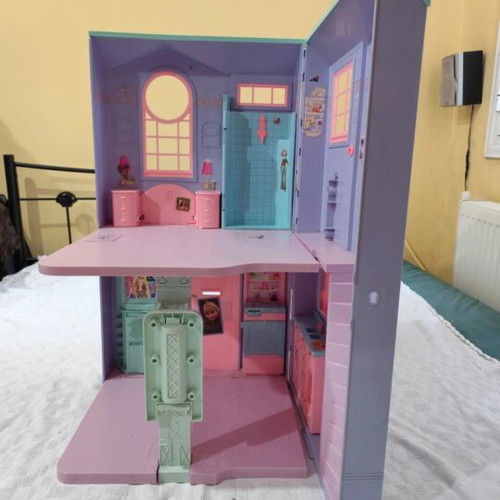 Barbie Fold N Fun Collectible Dollhouse used