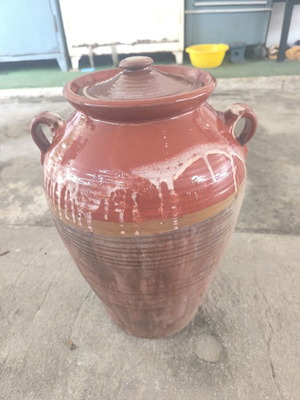 Ceramic Kipi used for decoration or oil, size 44×30×18
