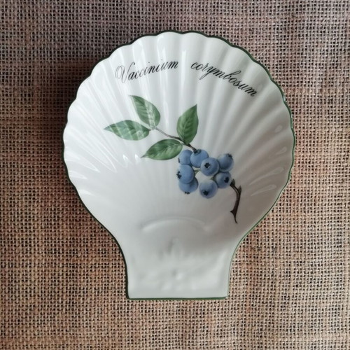 Apilco porcelain shell plate vintage like new, made in France 1998