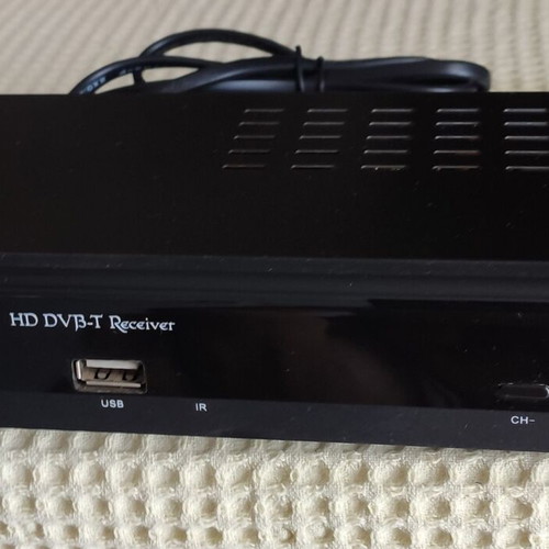 XORO HRT 7520 digital receiver like new, complete set