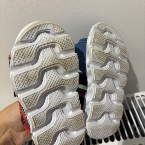 Spider-Man toddler sandals size 22 like new with lights