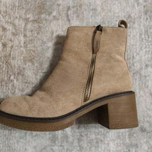 Suede ankle boots with heel – No 37