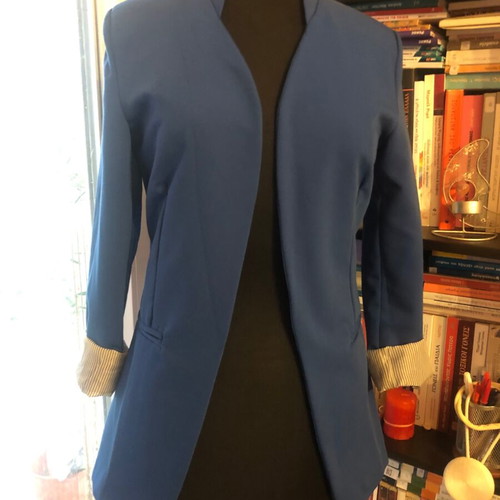 Italian blue royal blazer like new with striped detail