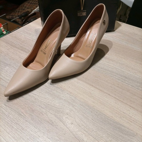 Vizzano nude pumps size 40, 9cm heel, worn once