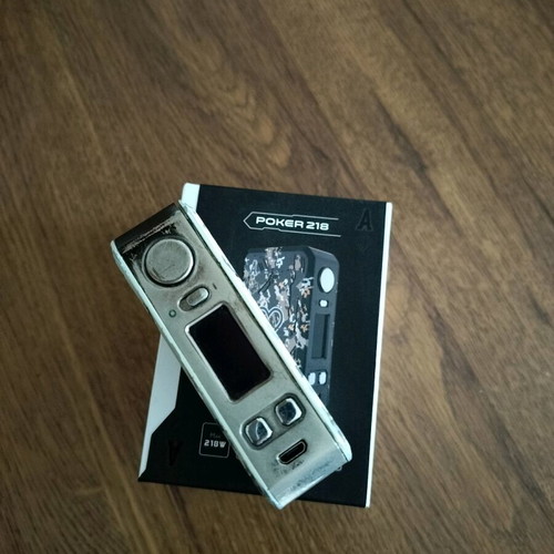 Electronic cigarette devices like new, set of 12 atomizers with batteries