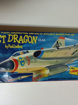 Swedish Jet Dragon Saab model by Lindberg