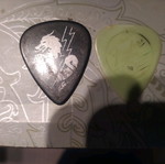 Used guitar picks for string instruments