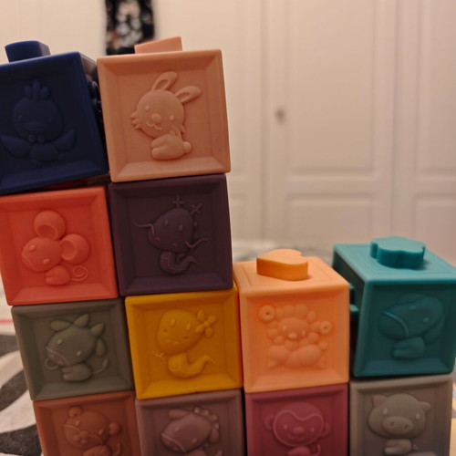 Baby To Love Educational 3D Cubes like new