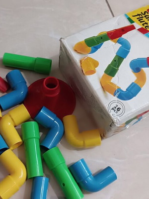 Quercetti Saxoflute plastic children's toy used, 16 pieces