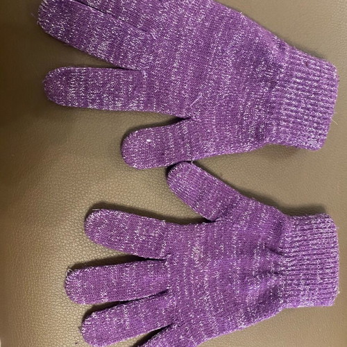 Purple gloves with silver thread for ages 11-16