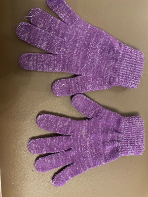 Purple gloves with silver thread for ages 11-16