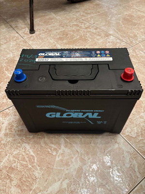 Global SMF 60032 12 Volt 100 Amp Car Battery like new, marine type