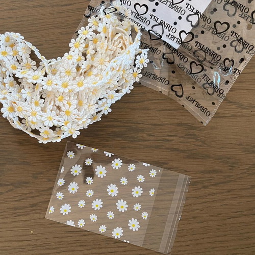 Daisy ribbon and bags new, 3 meters and 20 pieces