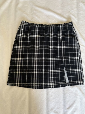 Shein black and white plaid skirt with slit