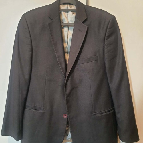 Hugo Boss jacket size 50 gray like new, 100% wool