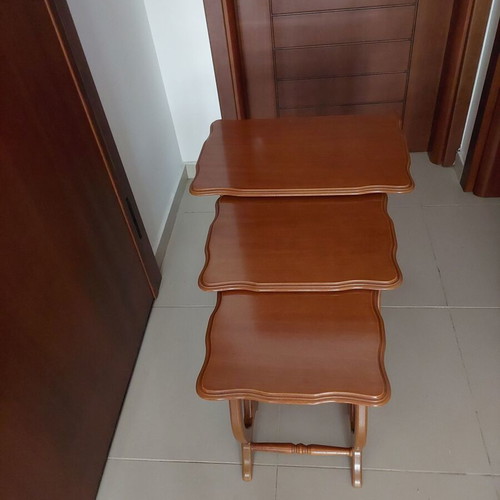 Zigkon living room tables like new, set of three nesting pieces