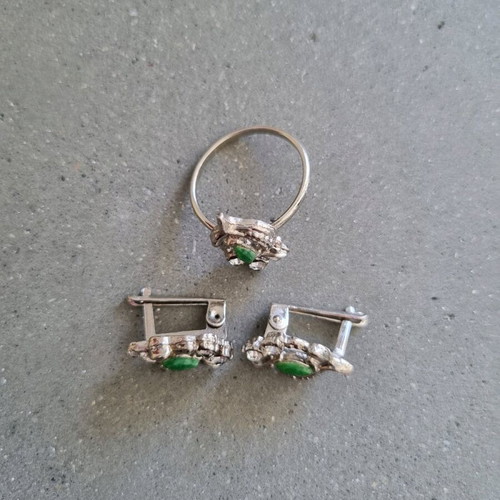 Jewellery set with green stones, steel, new