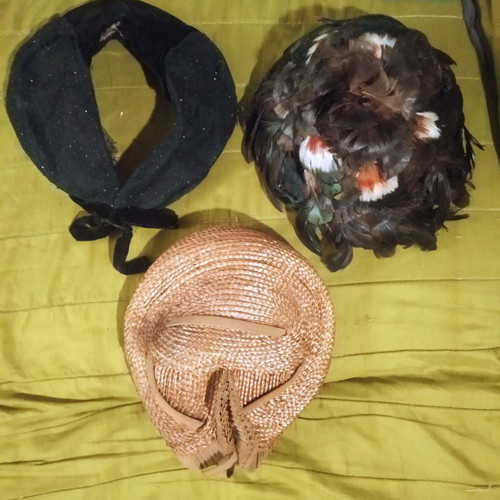 Belle Epoque hats collection set like new with ostrich feathers and velvet