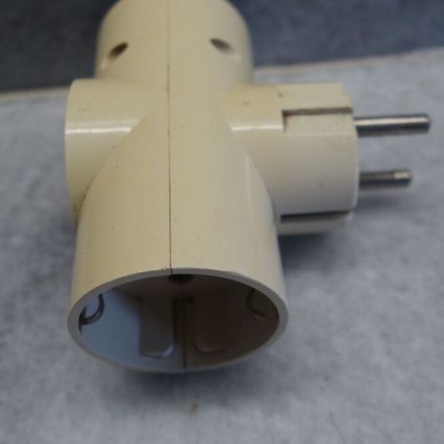 VIMAR white power strip used with 3 outlets