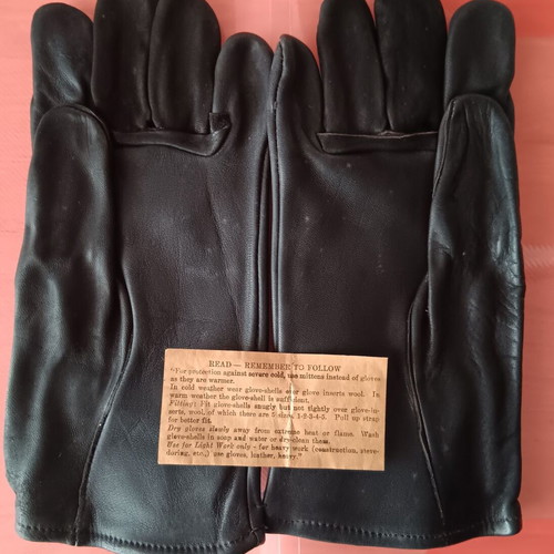 Collectible leather gloves of the American army new