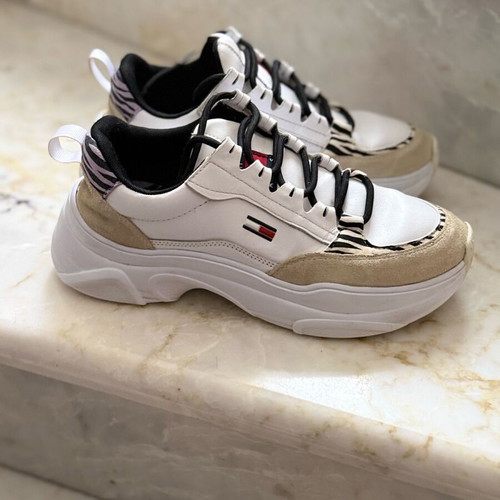 Tommy Hilfiger white sneakers like new, size 38