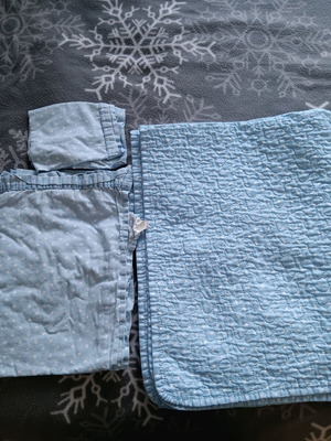 Crib set used with sheet, pillowcase and quilt