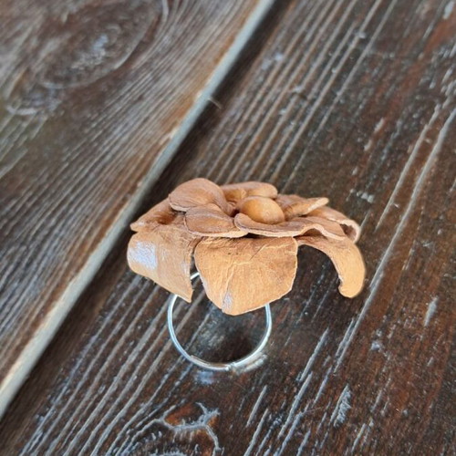 Leather flower ring handmade new, beige