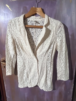 Please jacket used, size Small, beige