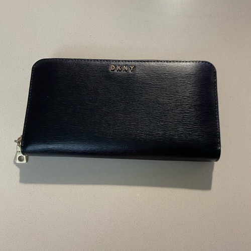 DKNY leather wallet black like new