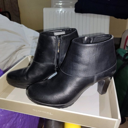 Tamaris women's black boots used, size 36, leather
