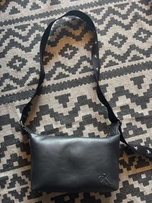 Calvin Klein shoulder bag like new, black, size 24x14