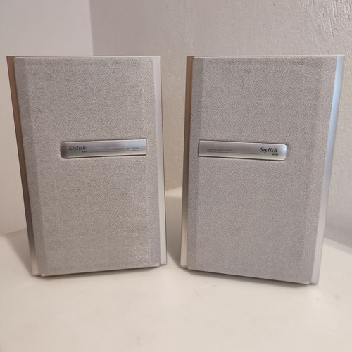 Stylish speakers 4 ohms used