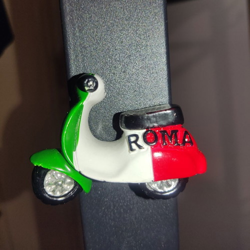 Magnet from Rome Italy new