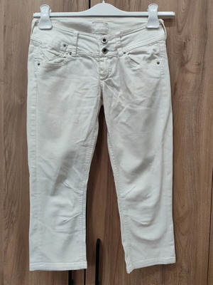 Bershka White Low-Rise Capri Pants like new, size S