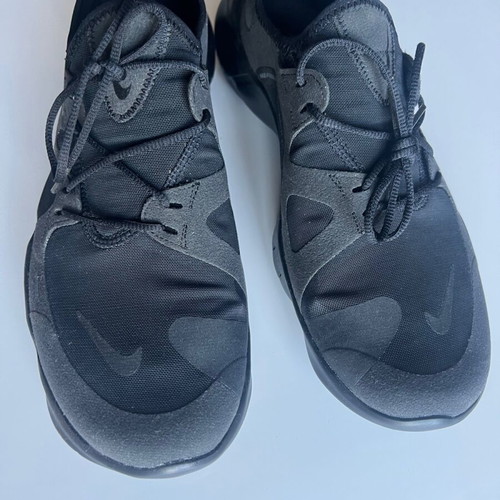 Nike Free 5.0 athletic shoes new, size 46, black